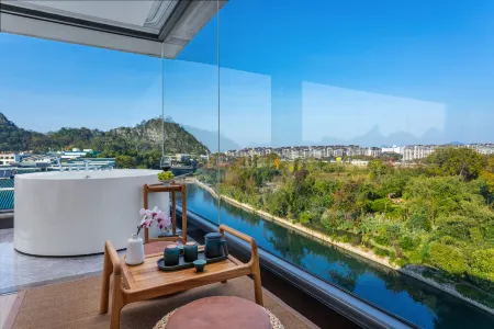 Li River Landscape · Riverside Courtyard Hotel( Elephant Trunk Hill and Two Rivers & Four Lakes) Отели рядом с достопримечательностью «Guilin University of Science and Technology»