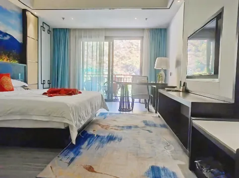 Lushui Nujiang Bund Hotel