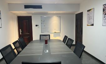Yilai Hotel (Red Banner Trade City)
