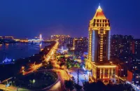 Baolong International Hotel Hotels near YiShui KeJiGuan