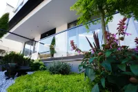 Xianjuyuejia Homestay
