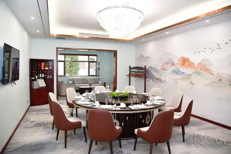 Nanshan International Conference Center Hotel Отели рядом с достопримечательностью «Huangcheng Ancient City»