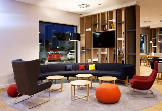 홀리데이 인 익스프레스 트리어 로비