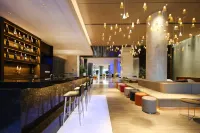 Novotel Hotel Shanghai Pudong by Accor (Free shuttle bus） - bar