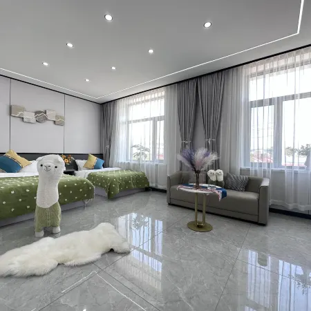 Genhe Yuewan Light Luxury Hotel (Cold-Level Plaza)