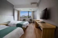 Shell Hotel (Wuzhou Wangcheng Plaza Sun Plaza) Hotels in Wuzhou