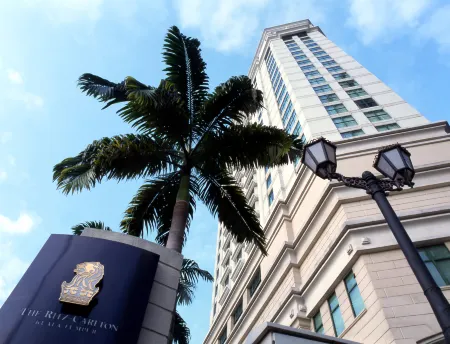 The Ritz-Carlton, Kuala Lumpur Отели рядом с достопримечательностью «UCSI University Block E»