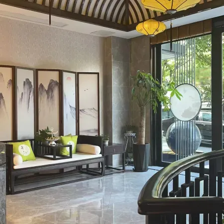 Wassim R Hotel
