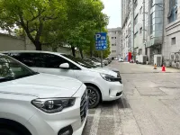 Hi Inn (Yancheng Municipal Government Jinying Julonghu) - Bãi đậu xe