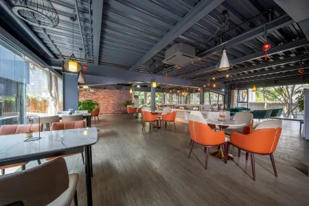 Yunzhu No.1 Hotel (Guangzhou Olympic Sports Center, Tianhe Zhucun Metro Station Branch) Отели рядом с достопримечательностью «Luogang Gymnasium»