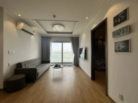 Cozy Homestay 2 BR sea view 29th flr Halong center.
