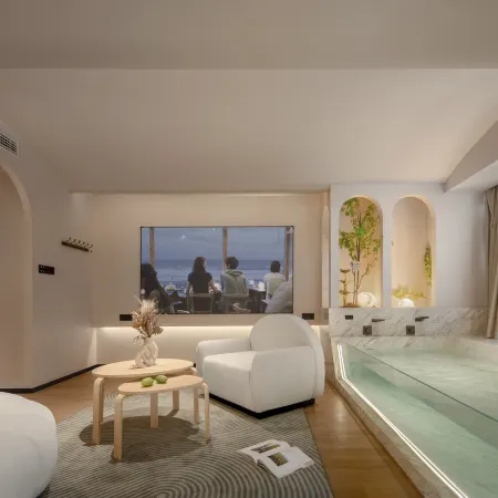 The Artisan Rose Hotel