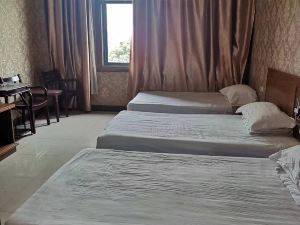 Longyou Jiali Business Hotel