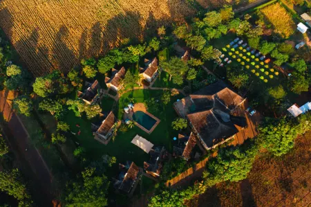 Weru Weru River Lodge