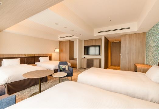 5. 호텔 에미온 삿..