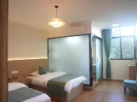 Sister Flower Inn Hotels in Fugong