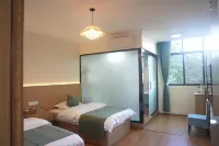 Sister Flower Inn Hotels in Fugong