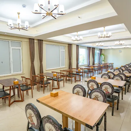 Yishuwan Hotel (Hi-tech Zone Shimao 52+ Shopping Center)