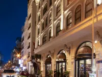 MAY DE VILLE Lakeside Hotel Hotels near Cau Go Street