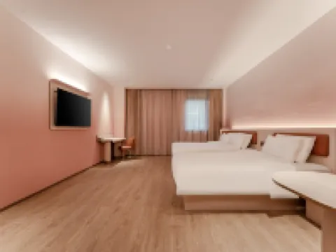 Hanting Hotel (Datang Qindong Branch, Dongcheng Avenue, Pucheng County) Hotels in Pucheng