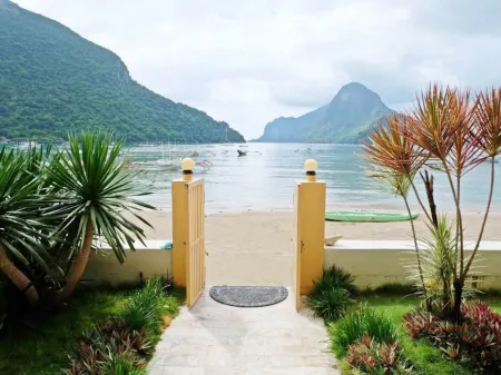 El Nido Beach Hotel Отели рядом с достопримечательностью «Остров Минилок»