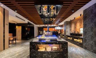 The GiorgioMorandi Hotels (Linyi People's Square Wanxianghui)