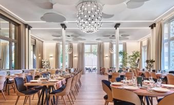 Le Grand Hotel, the Originals Relais