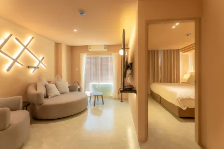 Mai Hotel Отели рядом с достопримечательностью «One Plus Condo CMU»