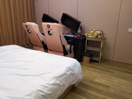 Fengxian Hongru Hotel