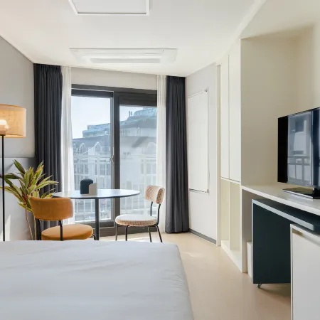 Urbanstay Sokcho Beach AB Отели рядом с достопримечательностью «Daepohang Port»