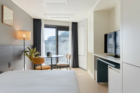 Urbanstay Sokcho Beach AB Отели рядом с достопримечательностью «Yeonggeumjeong Sunrise Pavilion»