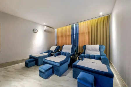 Jinfuwan Business Hotel Отели рядом с достопримечательностью «Former Residence of Peng Pai Martyrs»