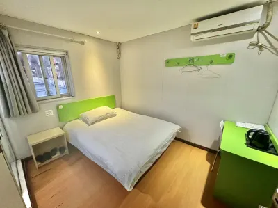 Huaxing Hotel Hotels near East China University of Science and Technology Gymnasium