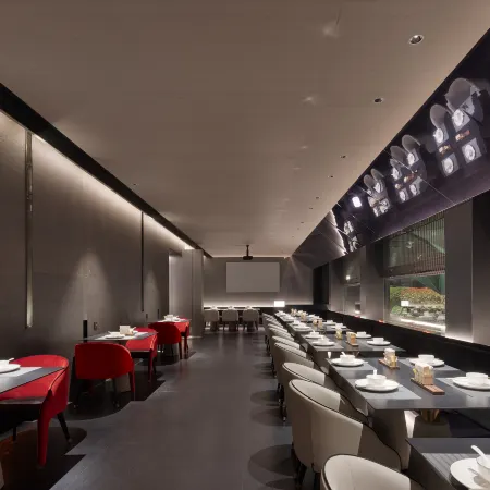 Jiaojiang Paris·Elegant Designer Resort Hotel (Jiazhi Old Street Garden Market Branch)