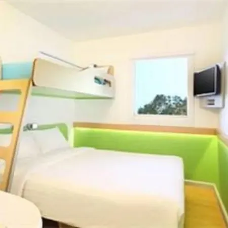Ibis Budget Semarang Tendean