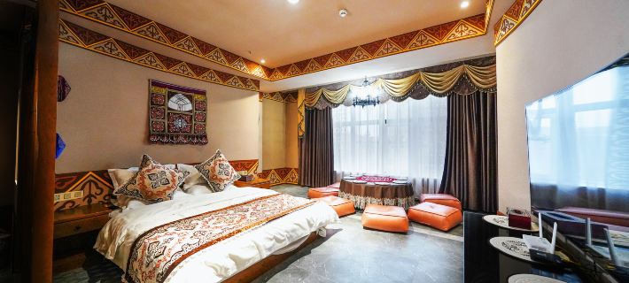 Wolf's Home Hotel Vacation (Silk Road Light Tourism Town Railway Station) Hotels in Gulja