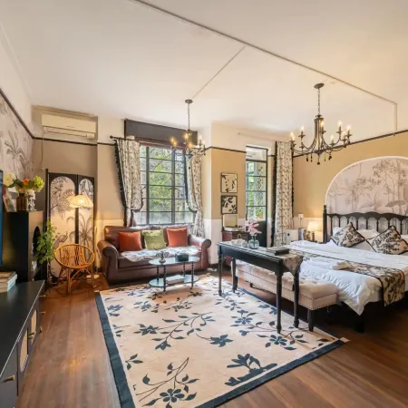 Lingju BNB (Sinan Mansion) Отели рядом с достопримечательностью «Фуксинг Парк»
