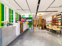 麗程飯店（英德英州大道明珠廣場店） 英德西站附近的飯店