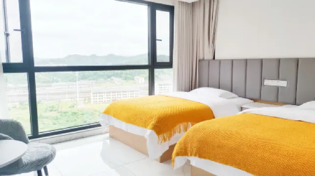 Qingfeng Homestay (Zhangjiajie West Railway Station) Отели рядом со станцией Zhangjiajie West Station