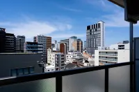b&Tsutenkaku - Balkon