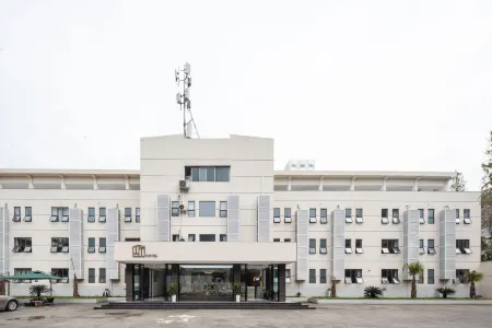 Chengdu Junxuan Hotel (Xindu Petroleum University) Отели рядом со станцией Chengdu Xindu Railway Station