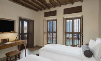 Al Seef Heritage Hotel Dubai, Curio Collection by Hilton