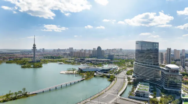 Hilton Changshu Отели рядом с достопримечательностью «Shimei Garden»