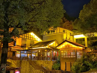 Tonggu Tangli Shiyu Bieyuan Hotels near Tianzhu Peak National Park