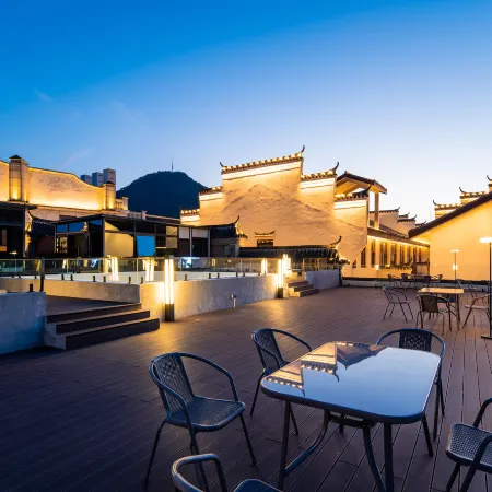 HuXiang Inn