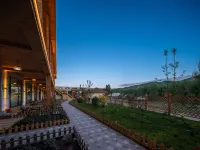 Jushan Wangjing Boutique B&B (Nalati Scenic Area Branch)