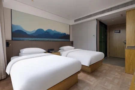 Mehood Hotel (Guilin North Railway Station High-speed Railway Plaza)