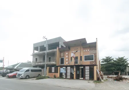 Cm Apartelle Iloilo International Airport by RedDoorz Отели в г. Cabatuan