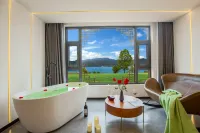 Lugu Lake Yinman · Lake View Star Sky Theme Resort
