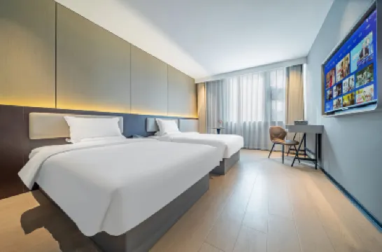 Kaiya Smart Choice Hotel (Huqiu Wedding Dress City, Hubei Road Metro Station Branch) Hotels near Suzhou New Area Railway Station